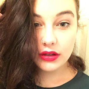 Meet your Posher, Lily